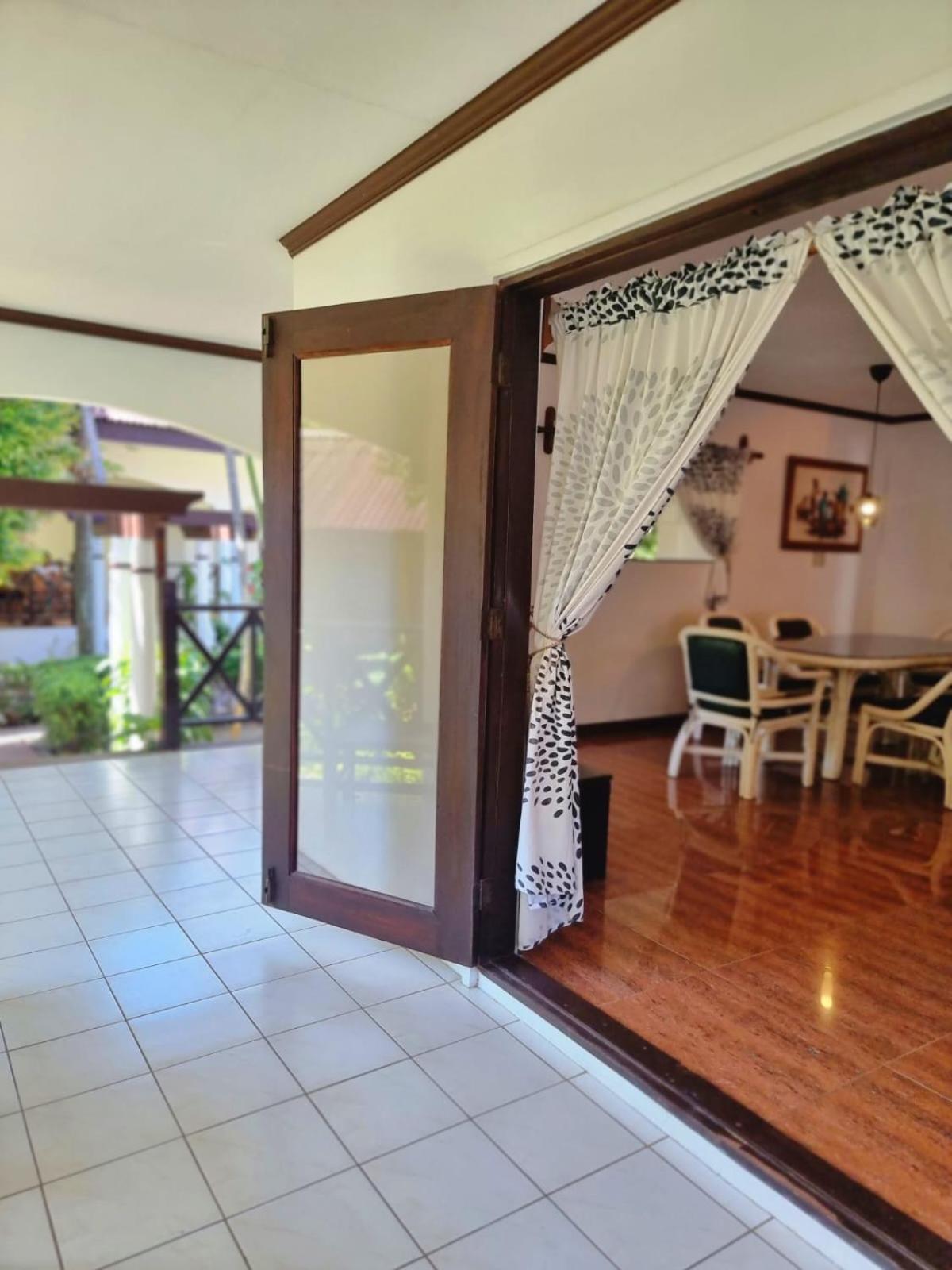 Nirvana Beach Resort Balabag  Екстериор снимка